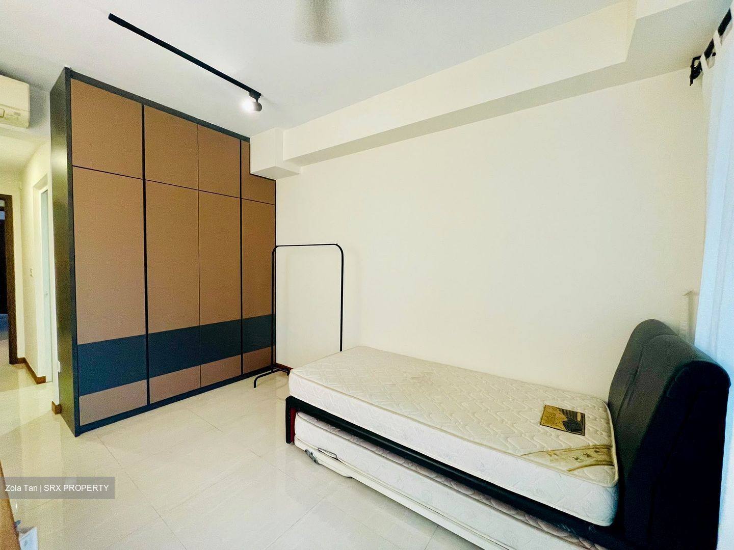 1 Canberra (D27), Condominium #591443591
